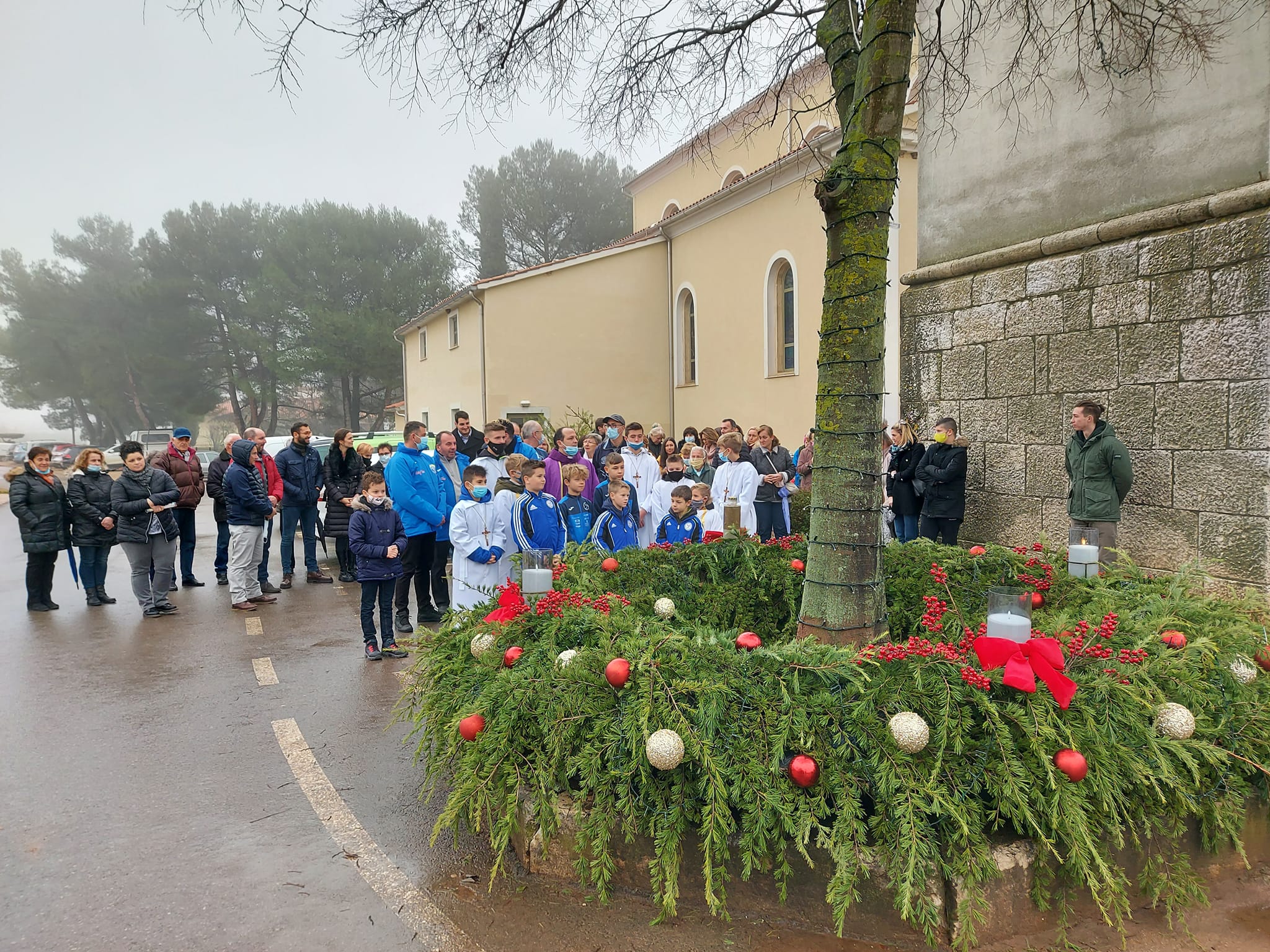 KAŠTELIR-LABINCI U BLAGDANSKOJ ATMOSFERI Općina i udruga Mladi za sve pokrenuli program 'Ususret Božiću'